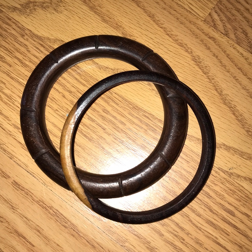 Wooden bracelet set